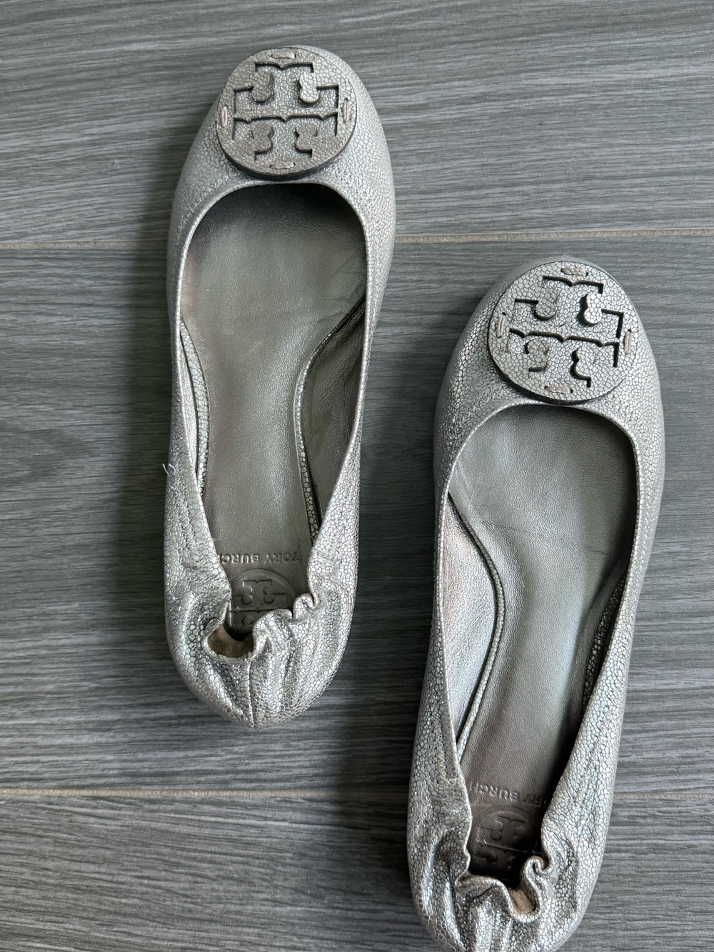 Tory Burch Metallic Silver Reva Logo Ballet Flats size 9